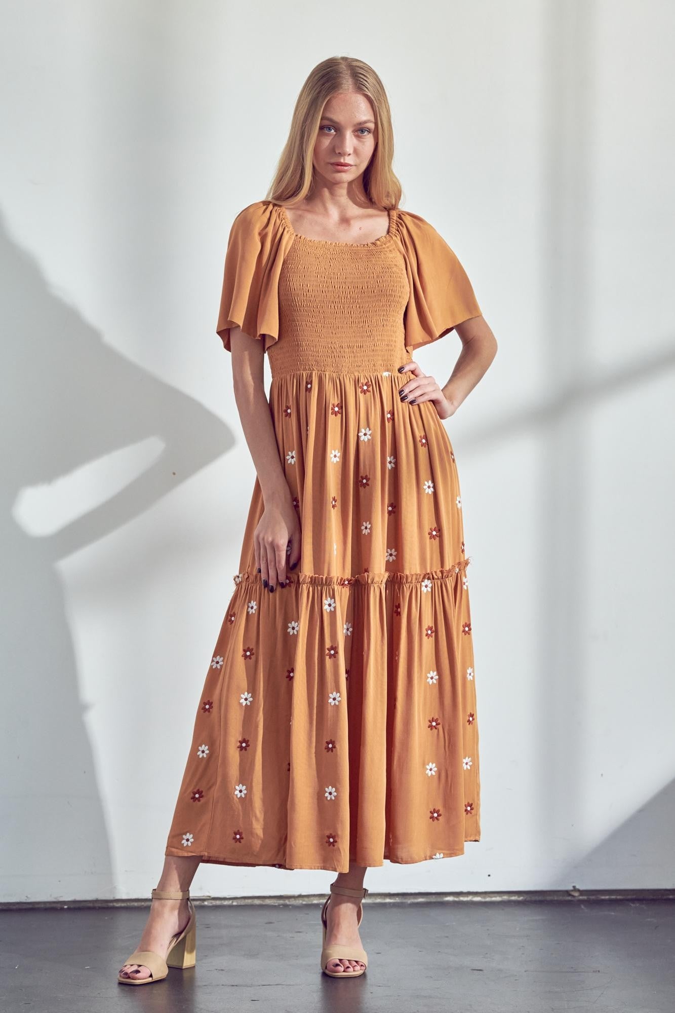 EMBORIDERY MAXI DRESS-Camel