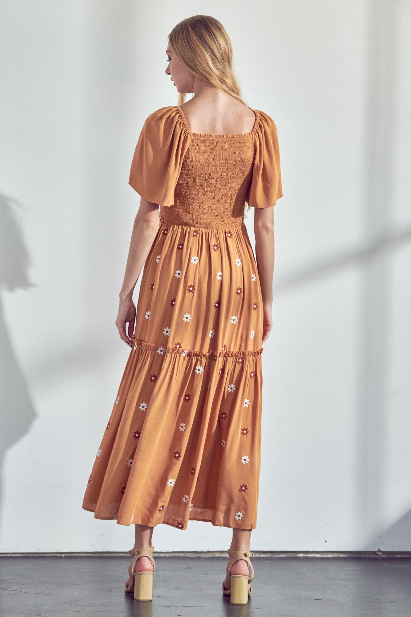 EMBORIDERY MAXI DRESS-Camel